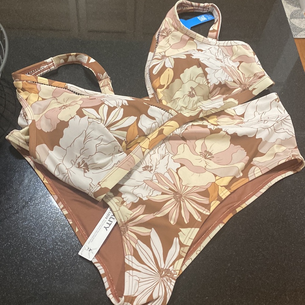 Cupshe Plus Size Bikini Set *BRAND NEW* floral design